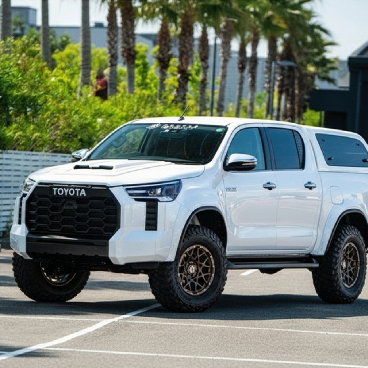 Maxliner Body Kit - Komple Görünüm Dönüşüm Paketi Stil Seti Toyota Hilux Tundra 2024-2025
