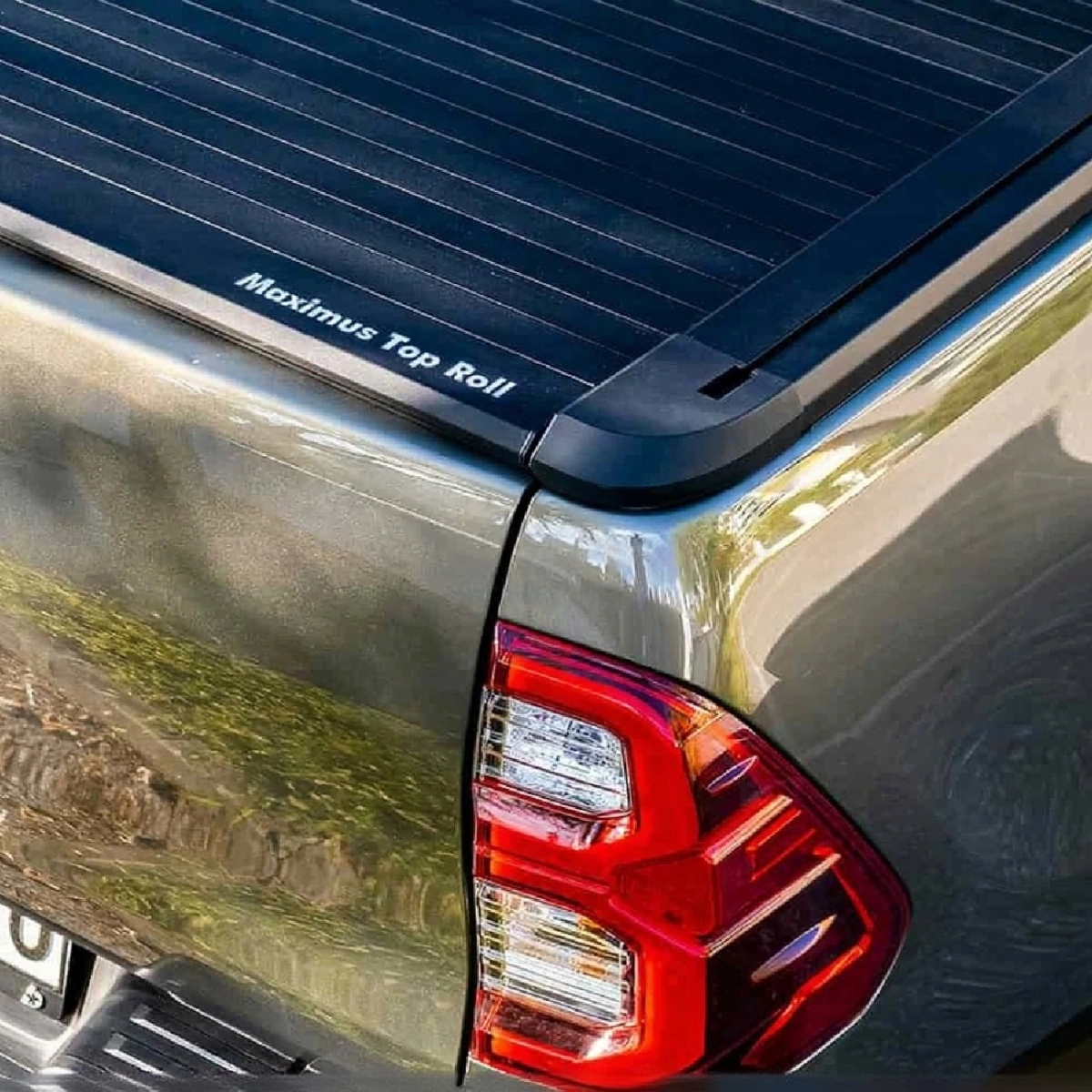 Maximus Top Roller v2 Toyota Hilux Sürgülü Kasa Kapağı (Siyah) - Tonneau Cover