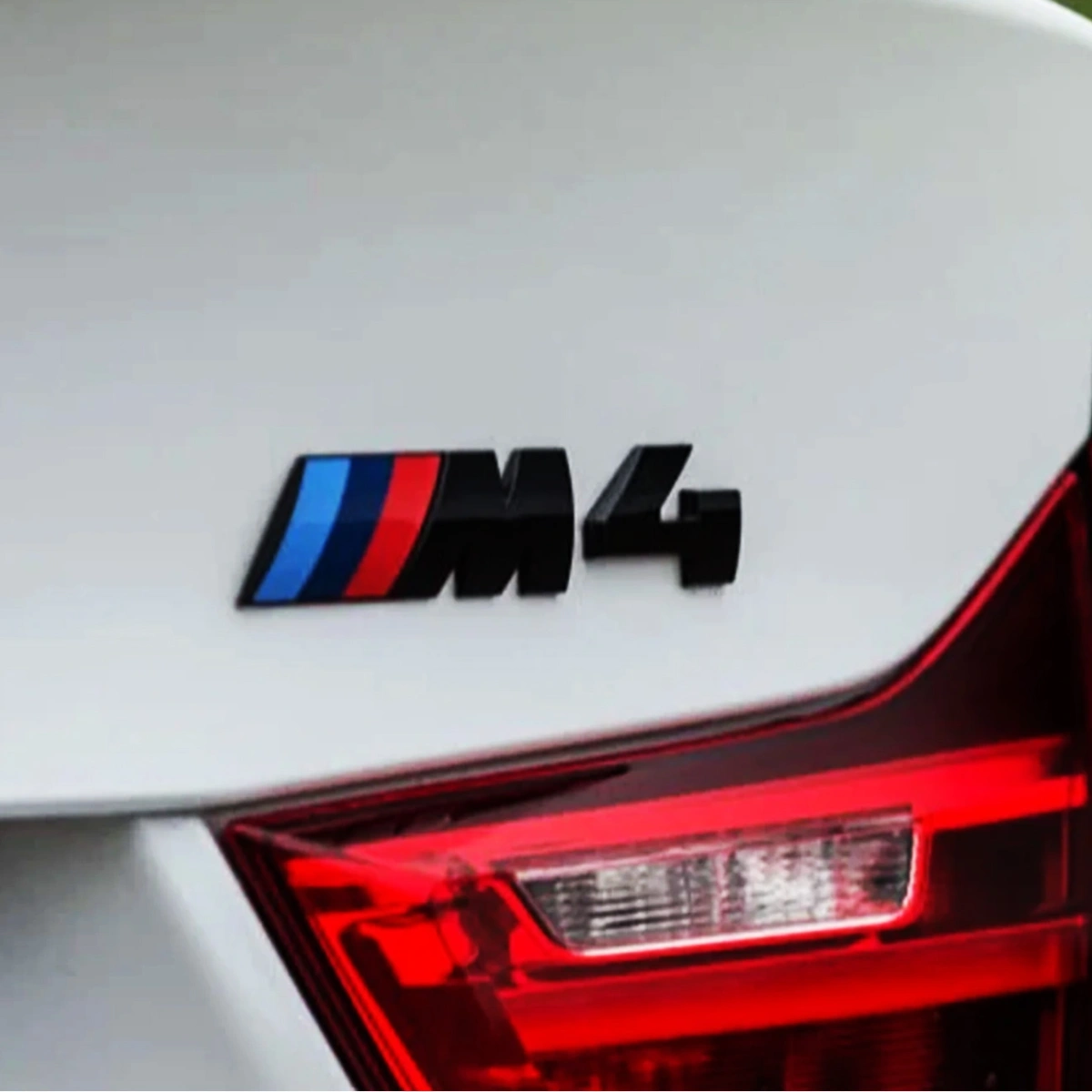 Bmw M4 Parlak Siyah Bagaj Amblemi