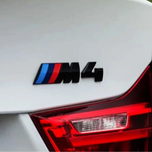 Bmw M4 Parlak Siyah Bagaj Amblemi