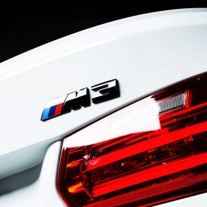 Bmw M3 Parlak Siyah Bagaj Amblemi