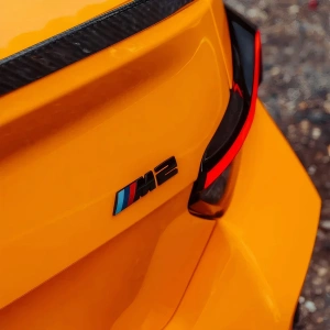 Bmw G87 M2 Siyah Bagaj Amblemi