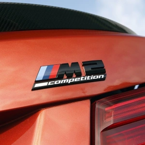 Bmw M2 Competition Parlak Siyah Bagaj Amblemi