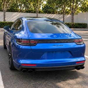 Porsche Design Panamera Bagaj Amblemi Parlak Siyah - 971853675H