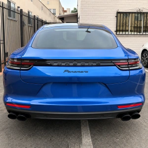 Porsche Design Panamera Bagaj Amblemi Parlak Siyah - 971853675H