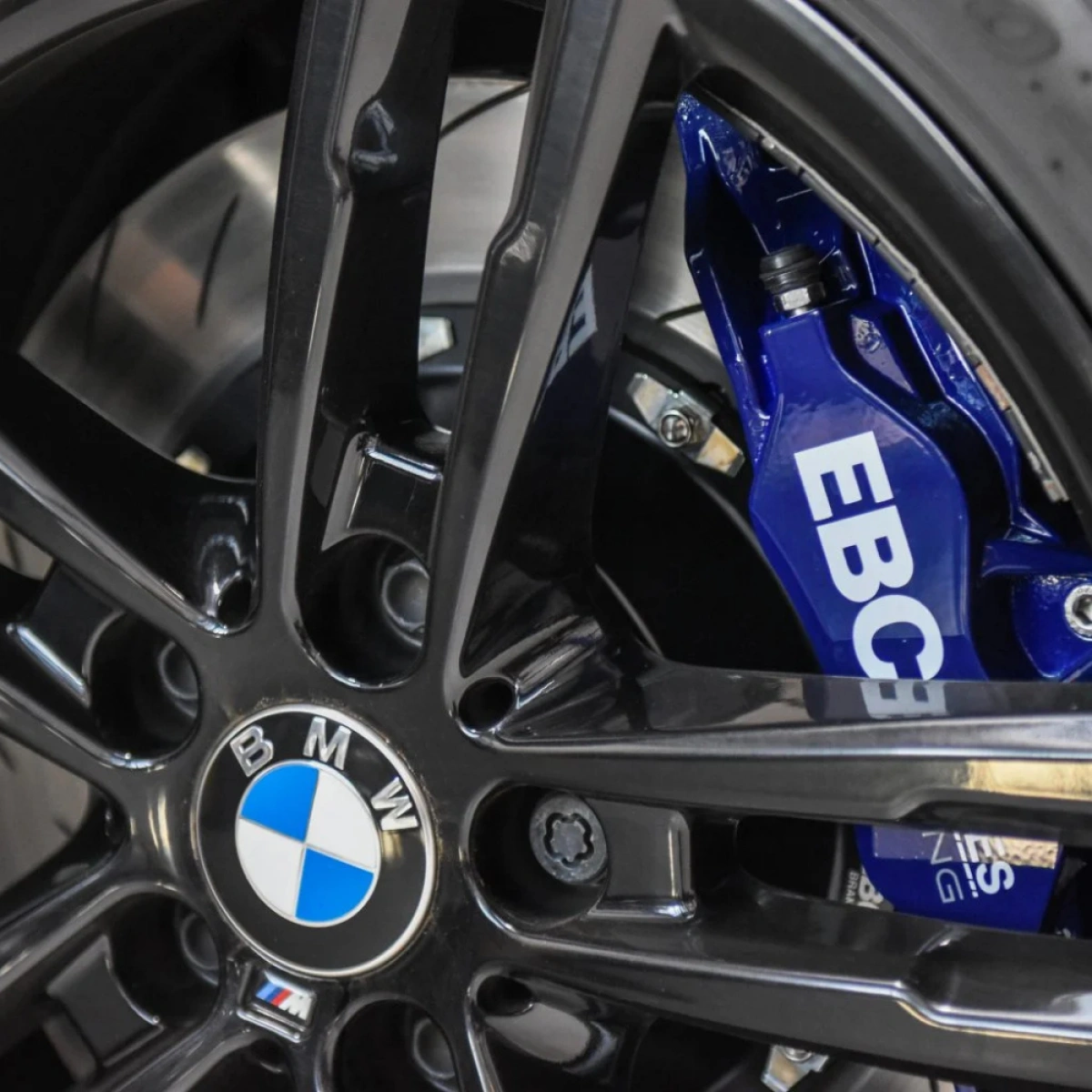 EBC Racing Big Brake Kit Bmw E90-E87-F20-F30 Siyah Kaliper 355mm