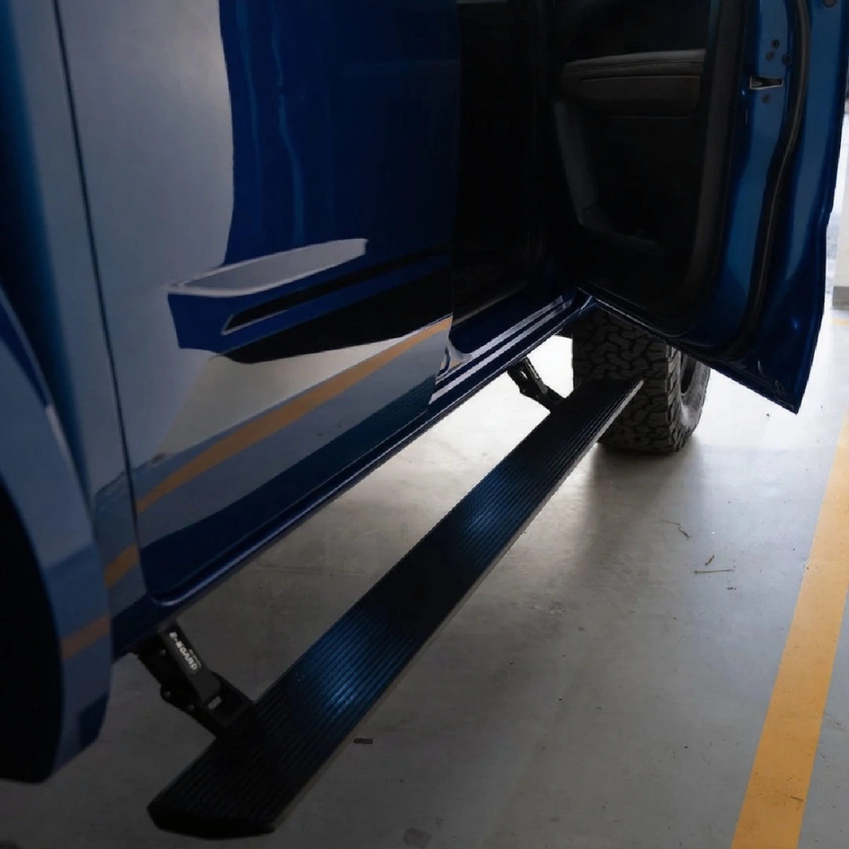 T-Max E-Board Otomatik Açılır Yan Basamak - Pick-up 4x4 SUV Elektrikli