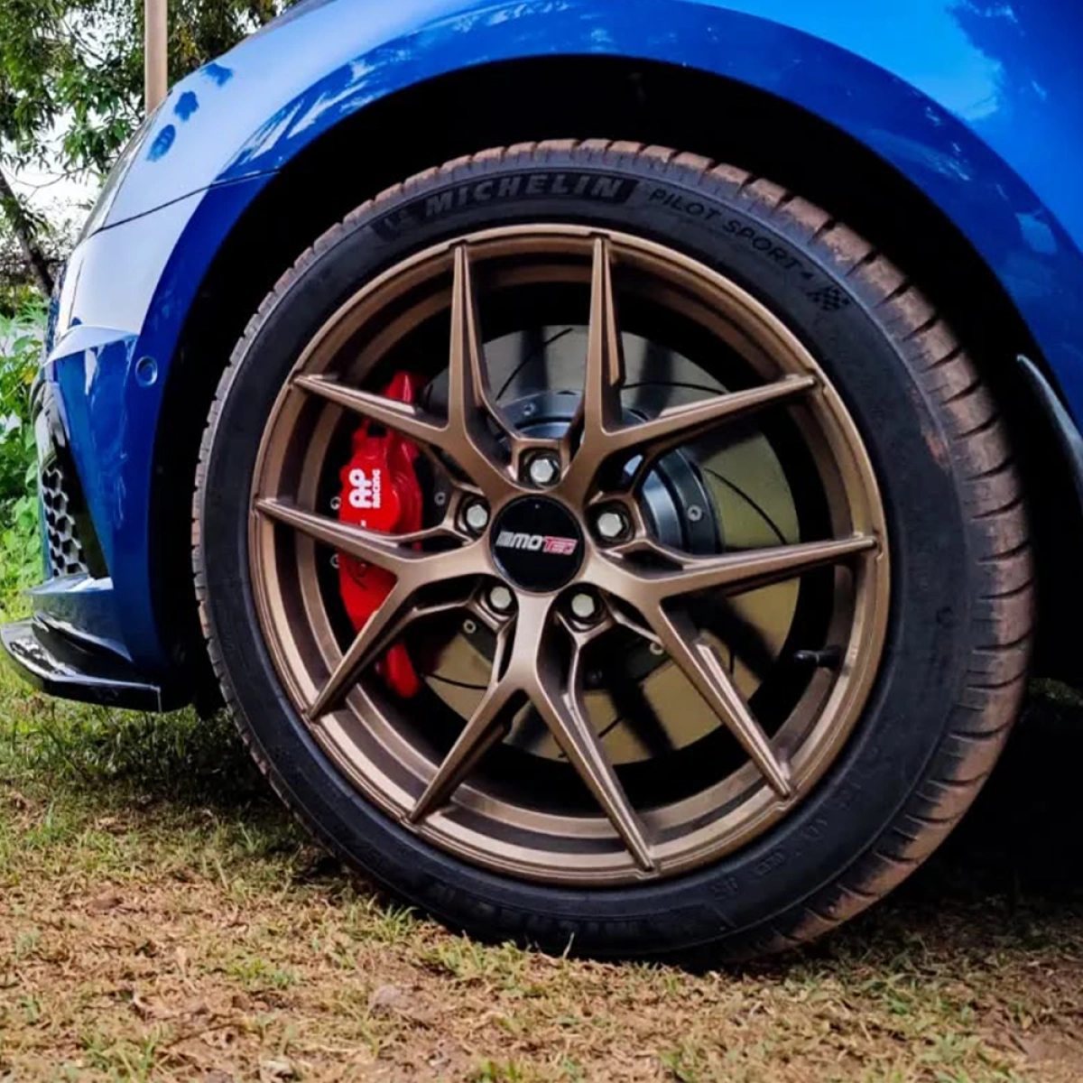 Motec MCR2 Ultralight Copper Matt 8,5x19 5x112 ET38 Ø65.5 Takım Jant