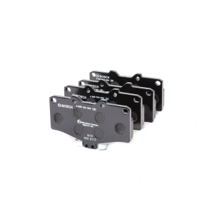 Bosch 0986424268 Ön Fren Balatası - Toyota Hilux/Land, Volkswagen Taro (1985-2015, 2.2-3.4L)