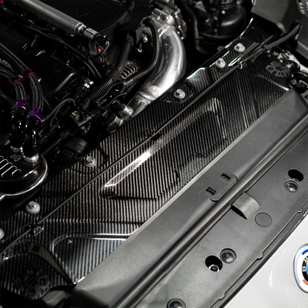 R2P B58 Karbon Radyatör Üstü Braket - Bmw G42/G20/G21/G22/G23/G26