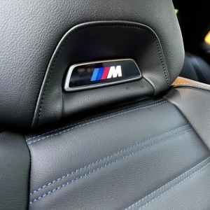BMW X3M F97 - X4M F98 - 4 Serisi G22 M Işıklı Koltuk Amblemi OEM - Tekli