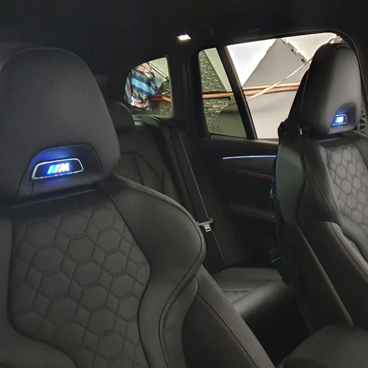 BMW X3M F97 - X4M F98 - 4 Serisi G22 M Işıklı Koltuk Amblemi OEM - Tekli