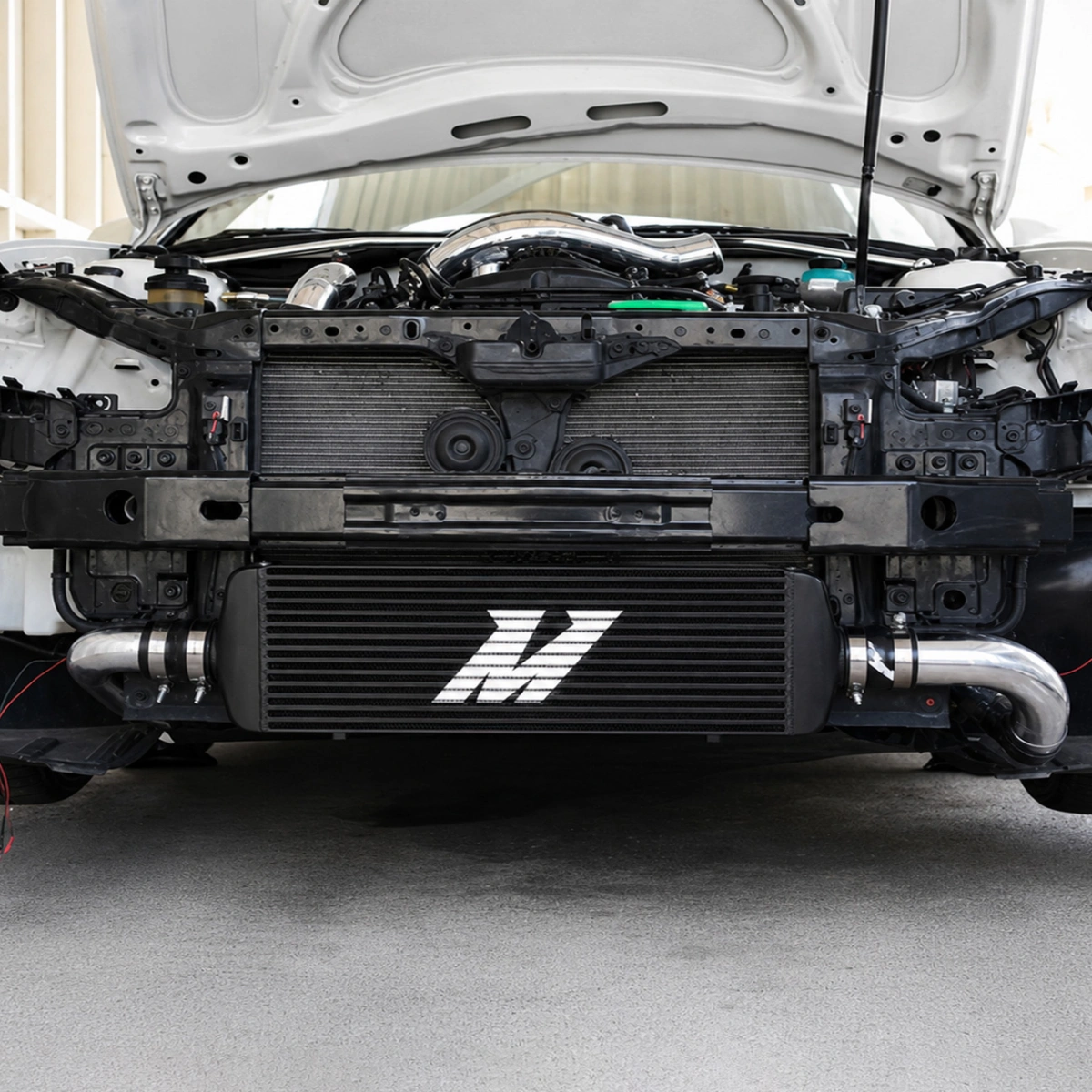 Mishimoto MMINT-UJB J-Line Universal Intercooler 9.7 Litre - Siyah