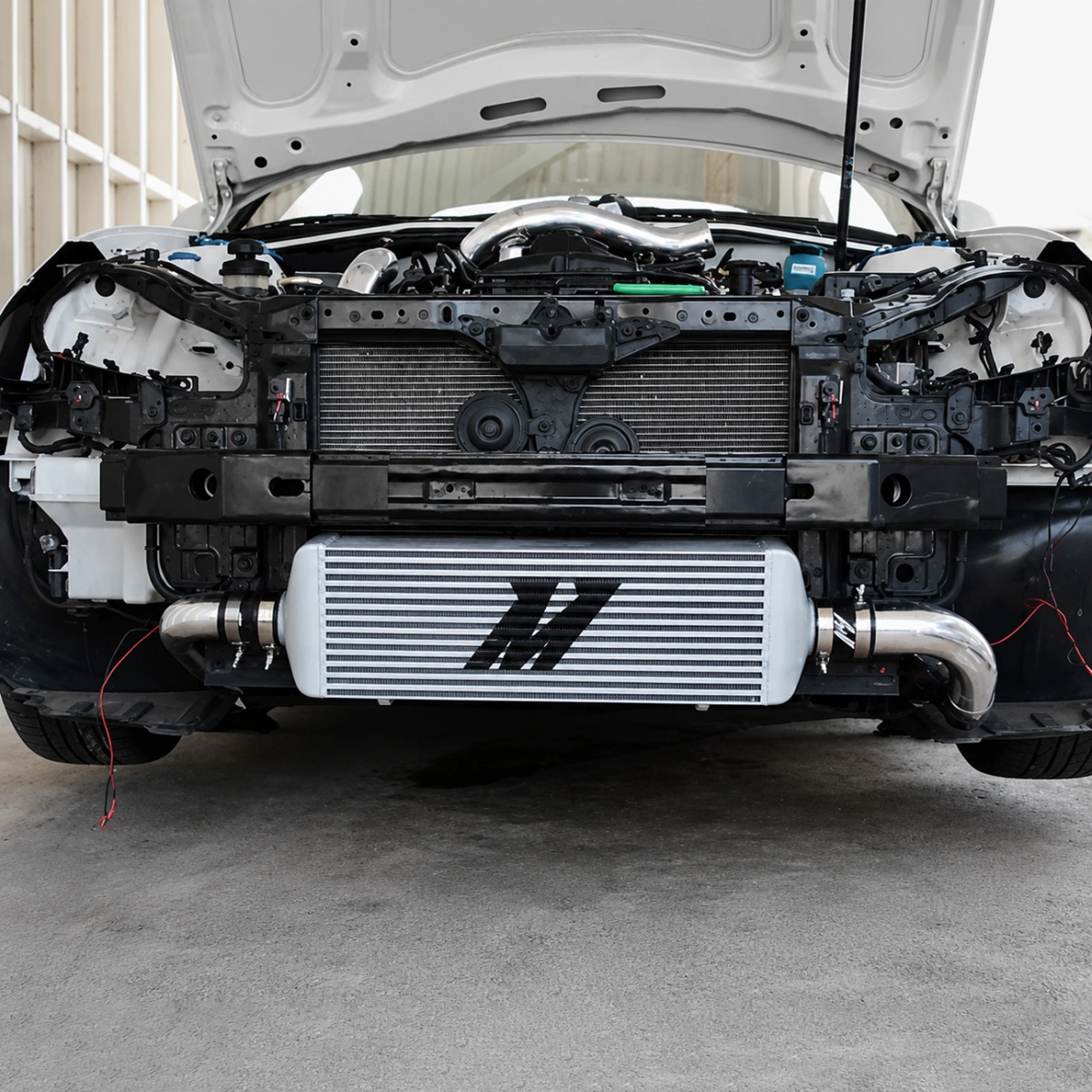 Mishimoto MMINT-UJ J-Line Universal Intercooler 9.7 Litre - Gümüş