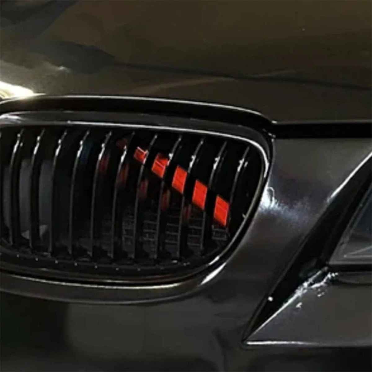 Bevinsee 91311966 Ön Izgara V-Brace Trim - BMW E90 E91 E92 E93