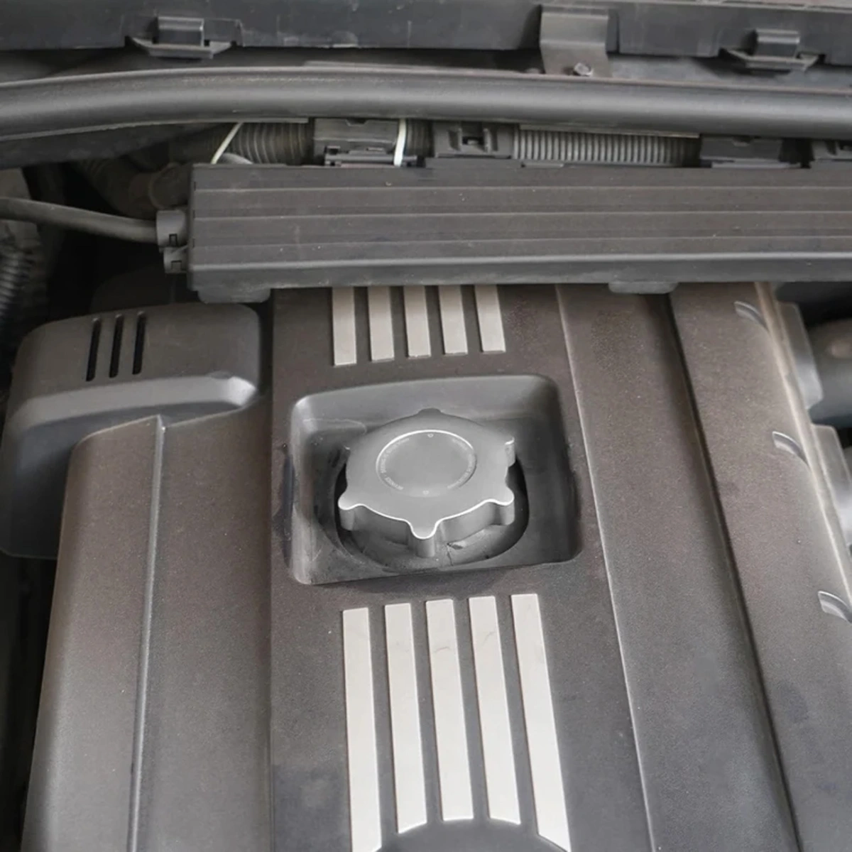 Bevinsee AL-91311633-SLV Soğutma Suyu Deposu Kapağı Gümüş - BMW E90 F30 X3 X5
