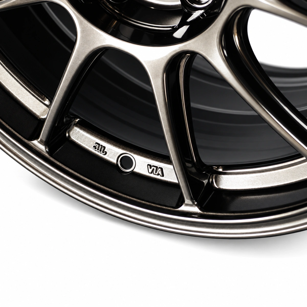 WedsSport TC105X 18x8.5J ET43 5x112 EJ-Titan Jant Takımı