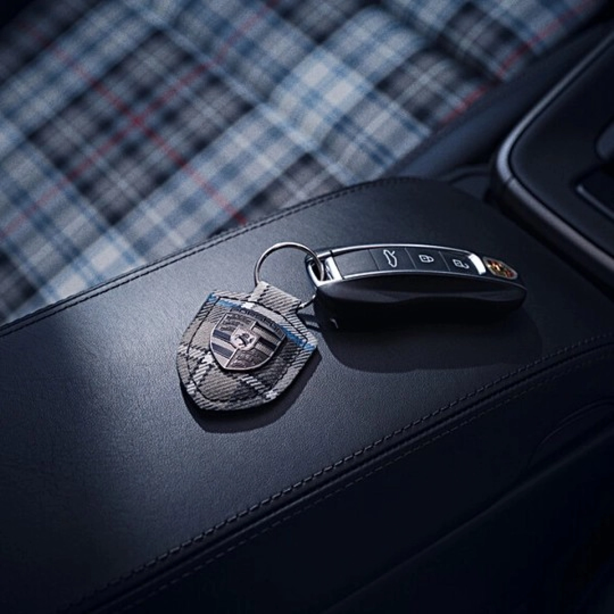 Porsche Design Anahtarlık