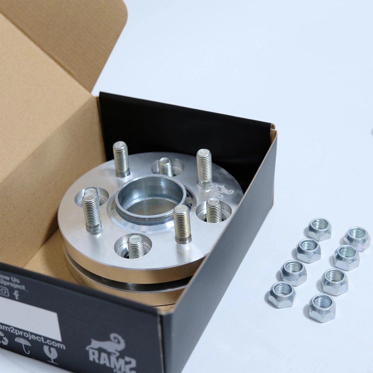 Ram2 Spacer 4x108 63,4 15mm Silver