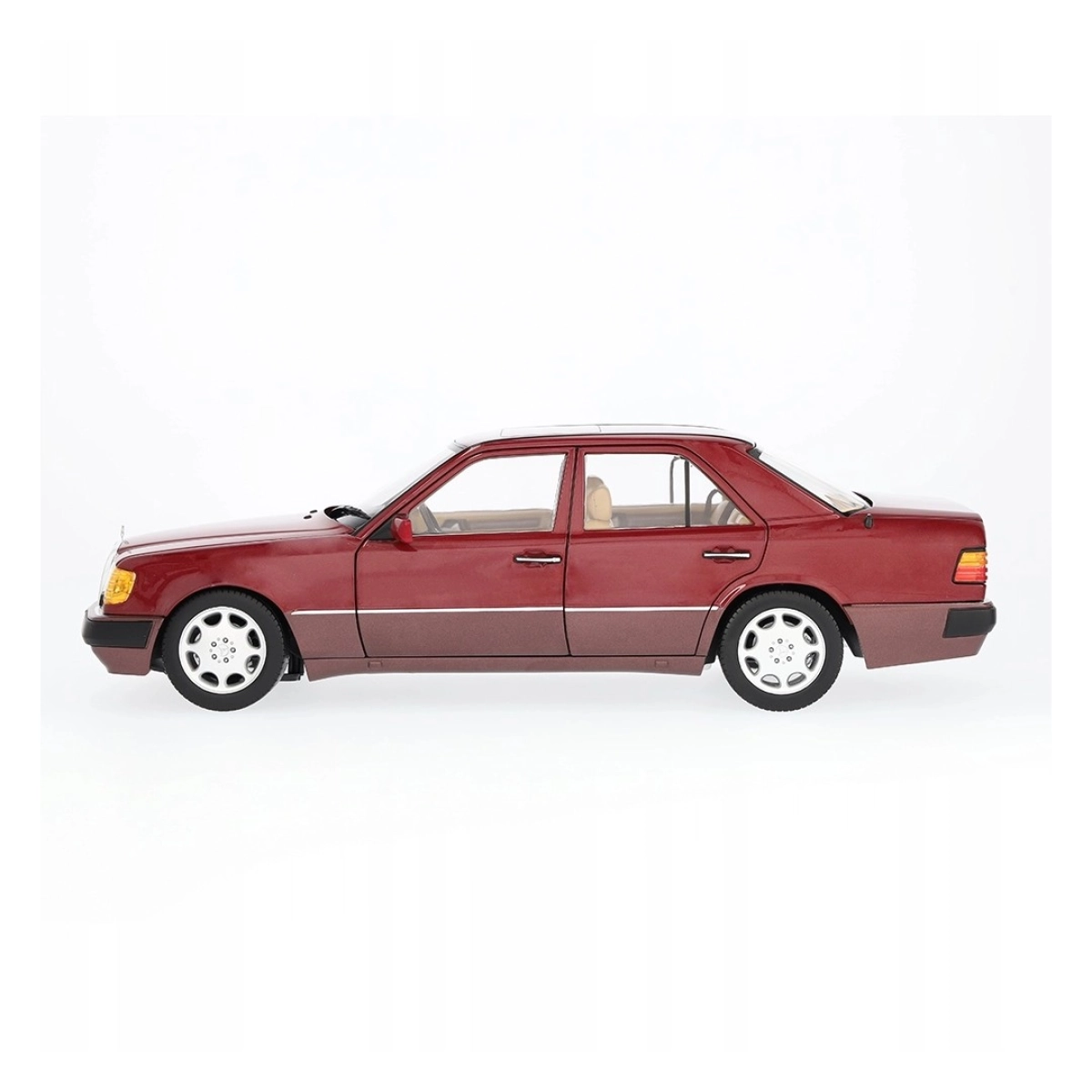Mercedes-Benz W124 500E 5.0 V8 1:18 Diecast Model Araç - 1992 Norev