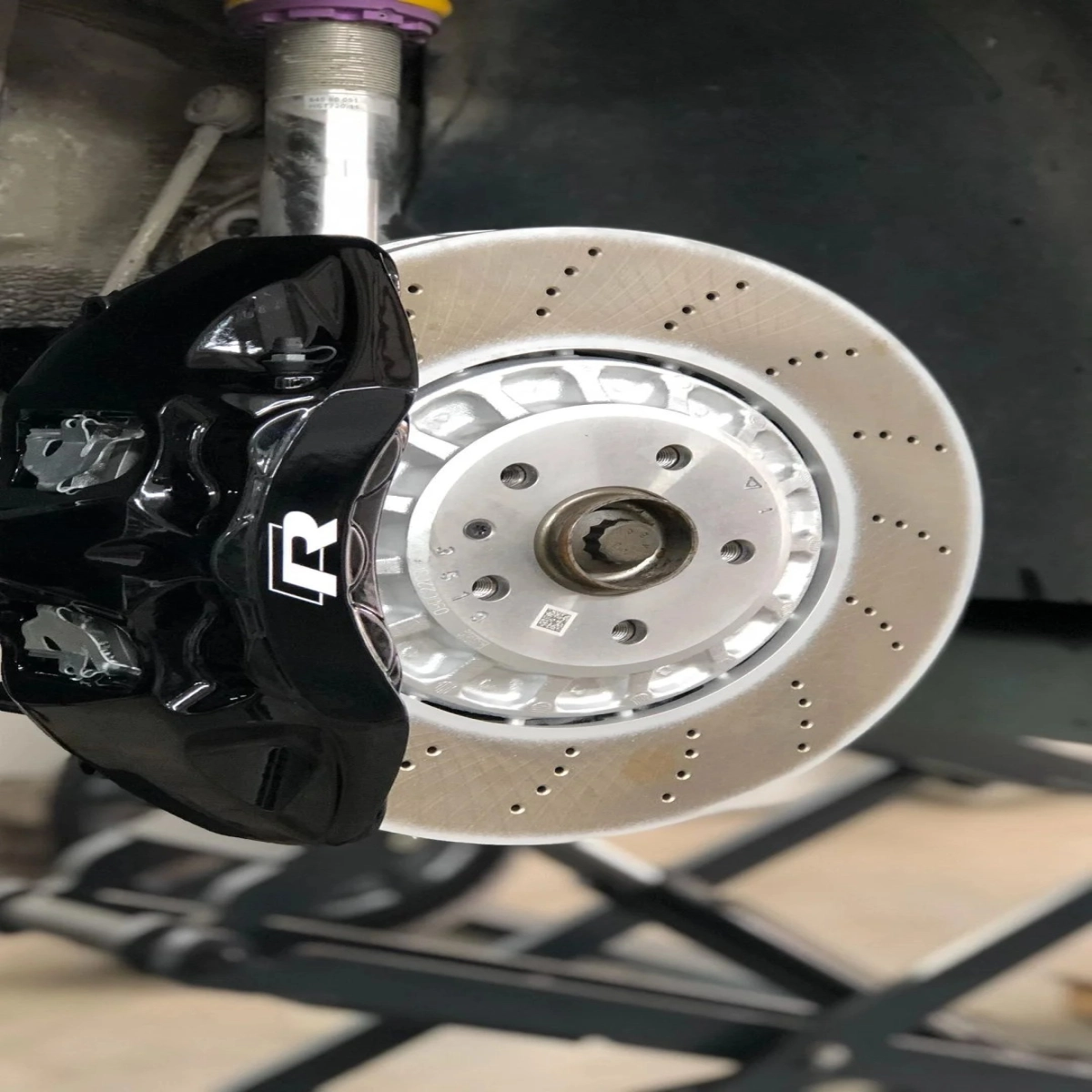 CUPRA Formentor VZ5 / Volkswagen Golf R / Audi RSQ3 F3 Akebono 6 Pot Fren Takımı – 374x36mm