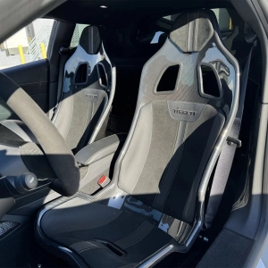 Tillett B10XL-48,5 C/GR Karbon GRP Yandan Montajlı 5,4kg 48,5cm Spor Araç Koltuğu