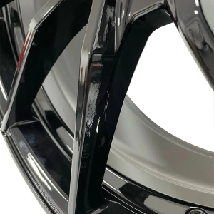 Motec MCR2 Ultralight Gloss Black 8,5x19 5x112 ET38 Ø65.5 Takım Jant