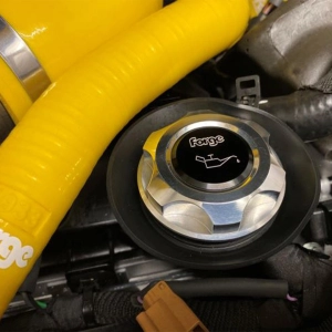 Forge Motorsport Motor Yağ Kapağı Gümüş-Siyah